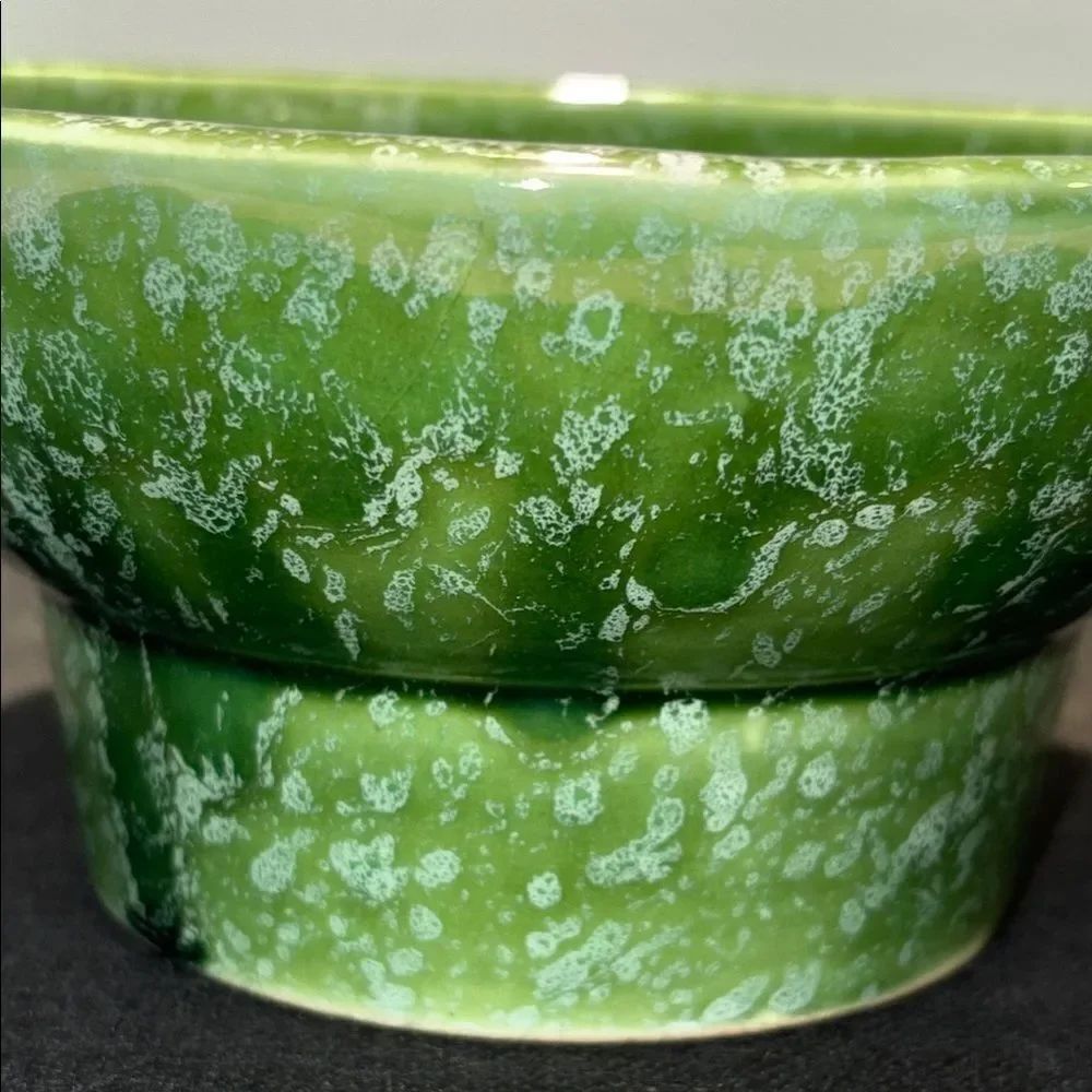 Beautiful Green Ceramic Bowl - Picture 5 of 5